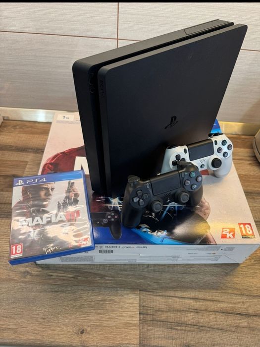 Player Station 4 Slim/ 1 TB. Ediție Specială  Mafia III