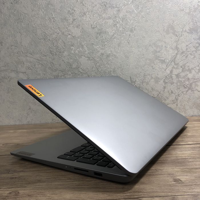 Продаю Офисный Lenovo ideapad Celeron 4/256gb в отличном состоянии!