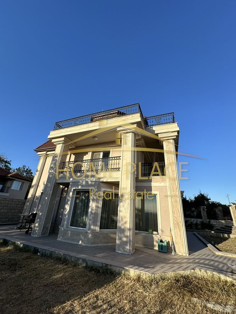 Дава се под наем Къща в Варна, Бриз - 250 кв.м за 1836 € - Снимка #2