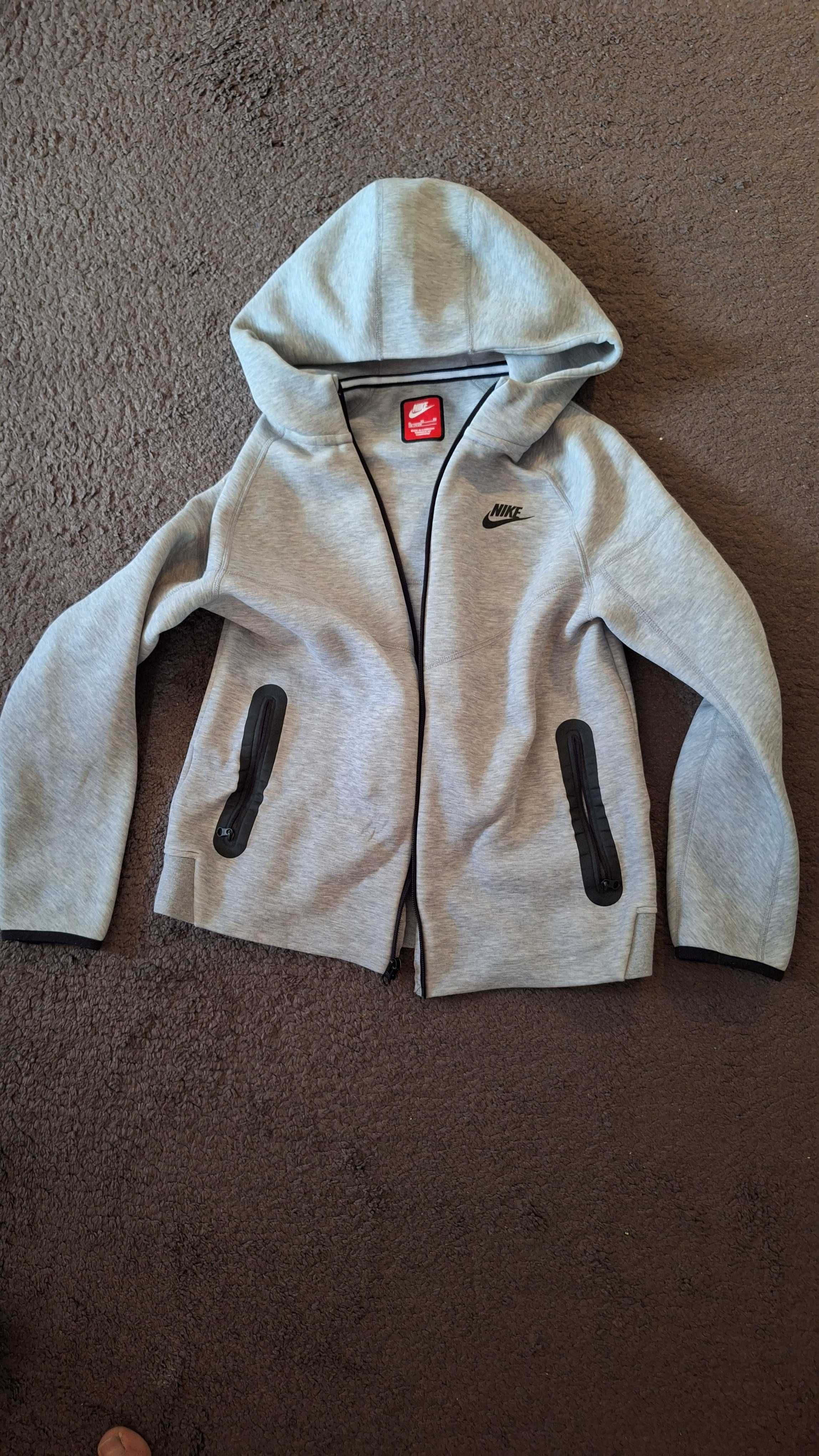Детски анцунг NIKE TECH FLEECE