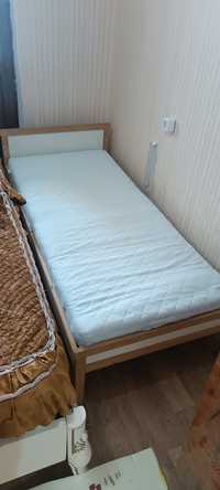Детский кровать с матрасом  IKEA