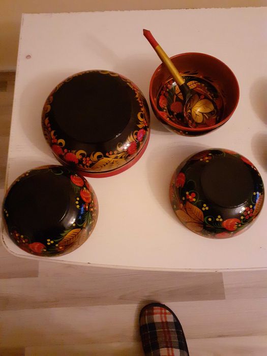 19.	Уникален Набор чиниек с лъжеци. Хохлома.     Цена – 83 лева.