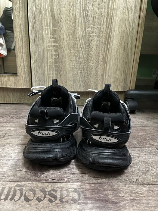 Balenciaga track 42