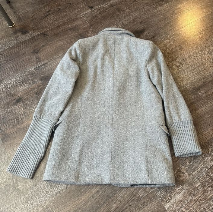 Вълнен блейзър в светло сиво