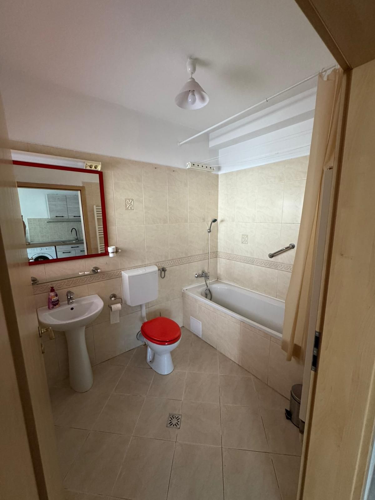 Închiriez apartament 2 camere in cartierul Borhanci