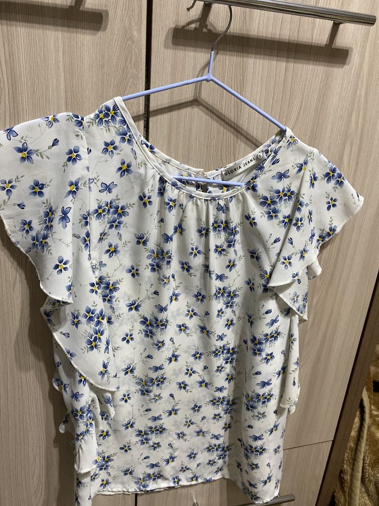 Продам блузу женскую