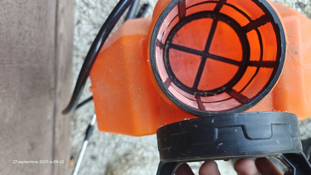 Pompa de stropit automata cu baterie