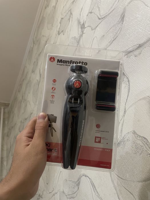 маленький штатив Manfrotto на телефон