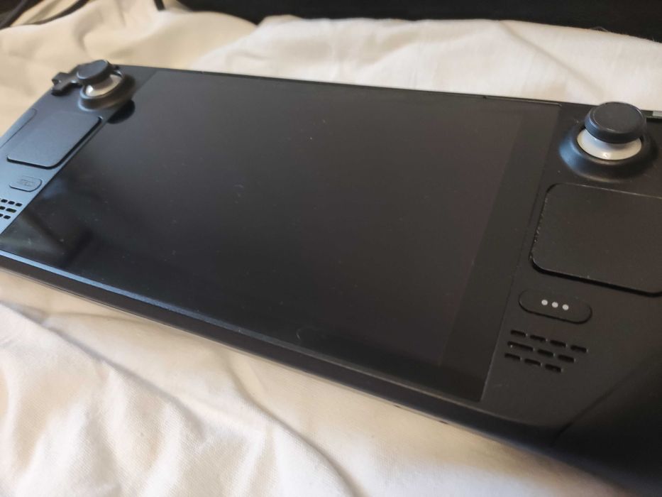 Продавам Steam Deck LCD