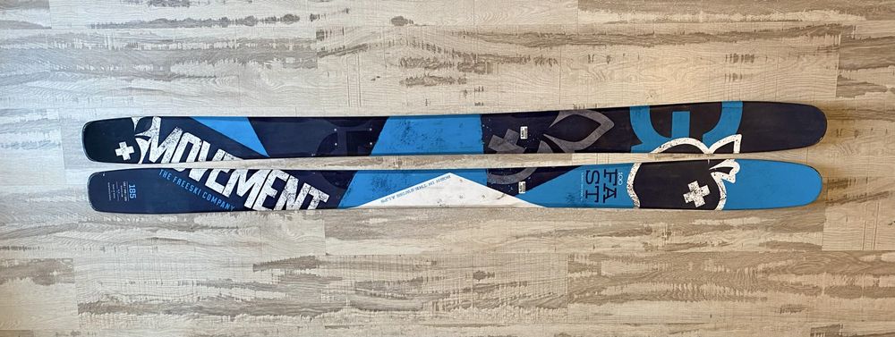 Schiuri de tura movement fast, tour ski cu piei de foca incluse.