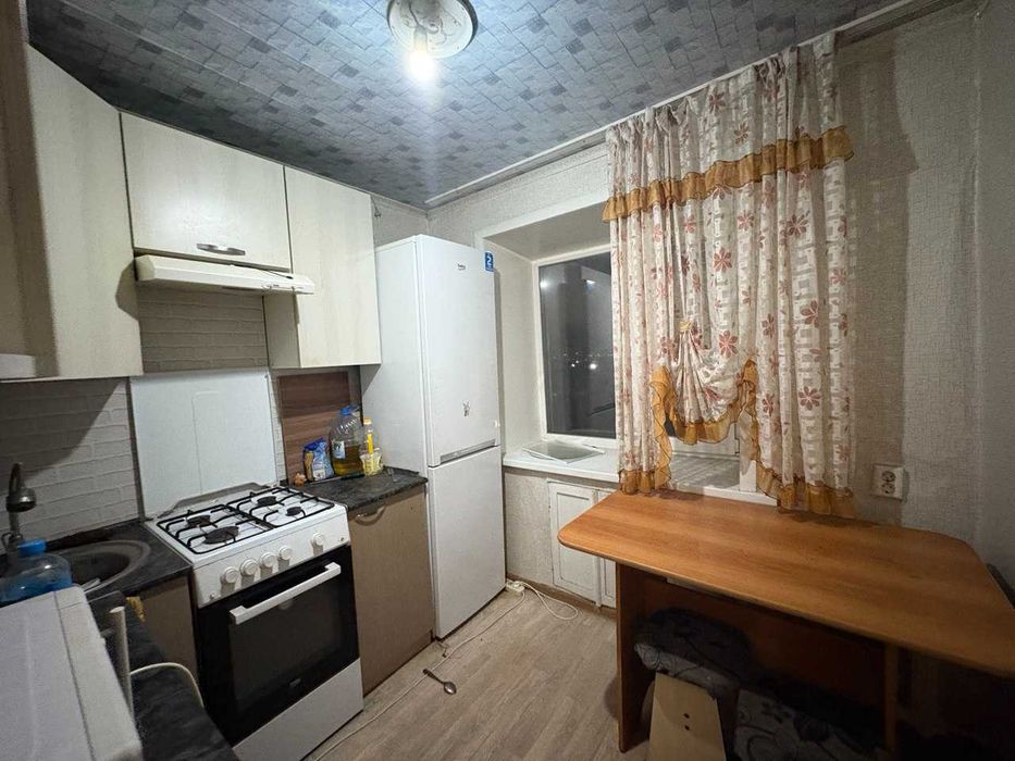 продается трехкомнатная квартира