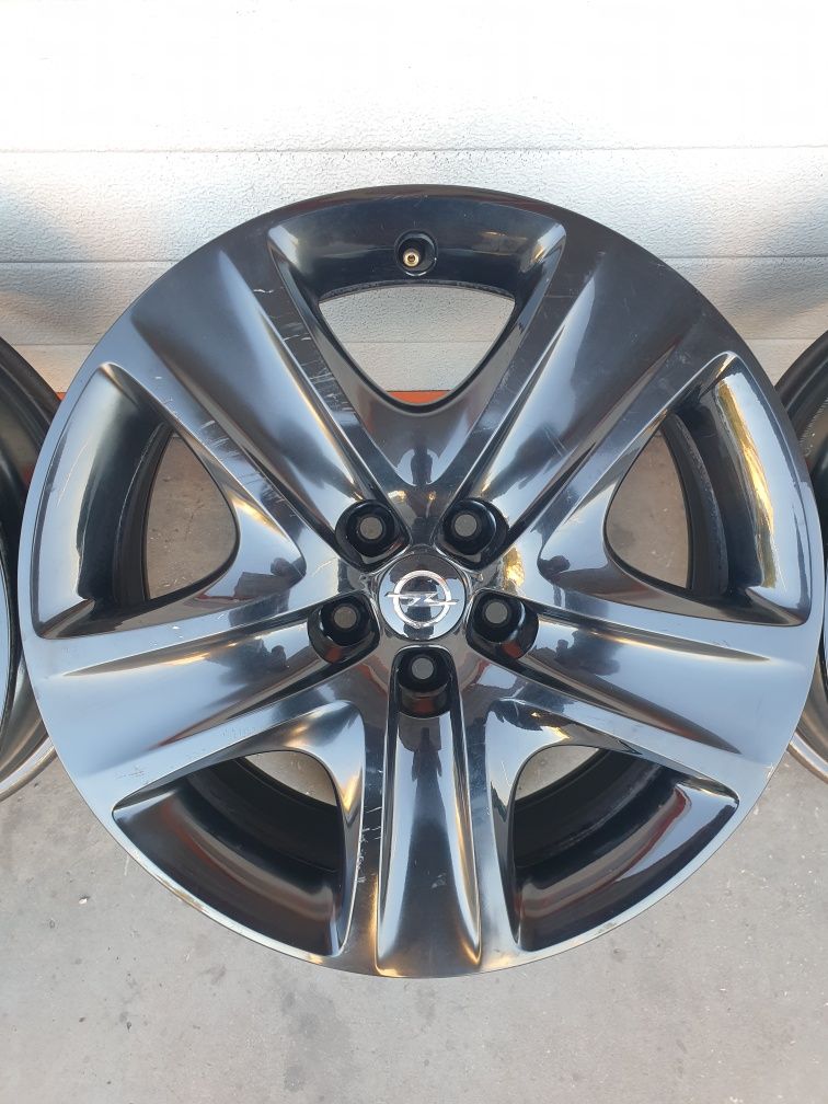 Оригинални железни джанти с тасове за ОПЕЛ OPEL R17 5x105 ET42 7J