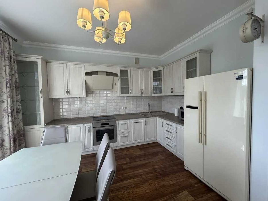 Тристаен имот в Център-ИСУЛ