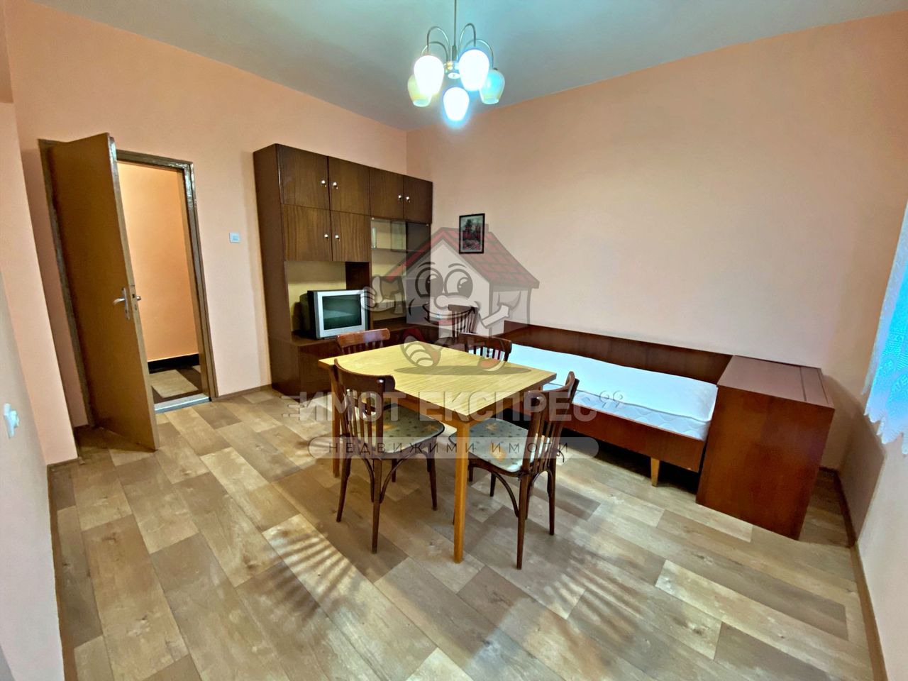 Дава се под наем Двустаен апартамент в Асеновград - 60 кв.м за 229.5 € - Снимка #3