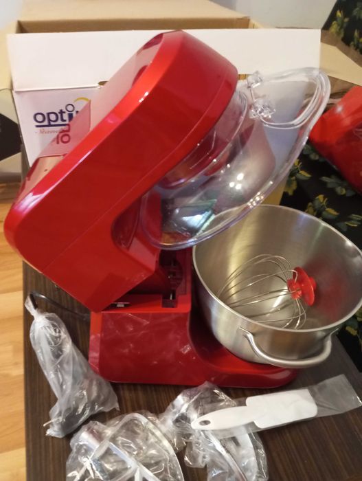 Многофункционален кухненски робот