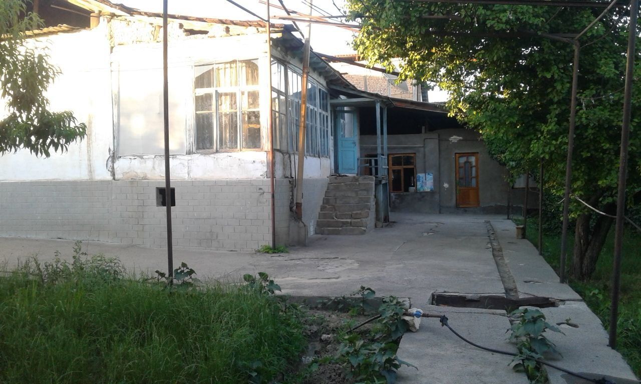 ХОВЛИ СОТИЛАДИ Улугбек посёлокдан 1 км