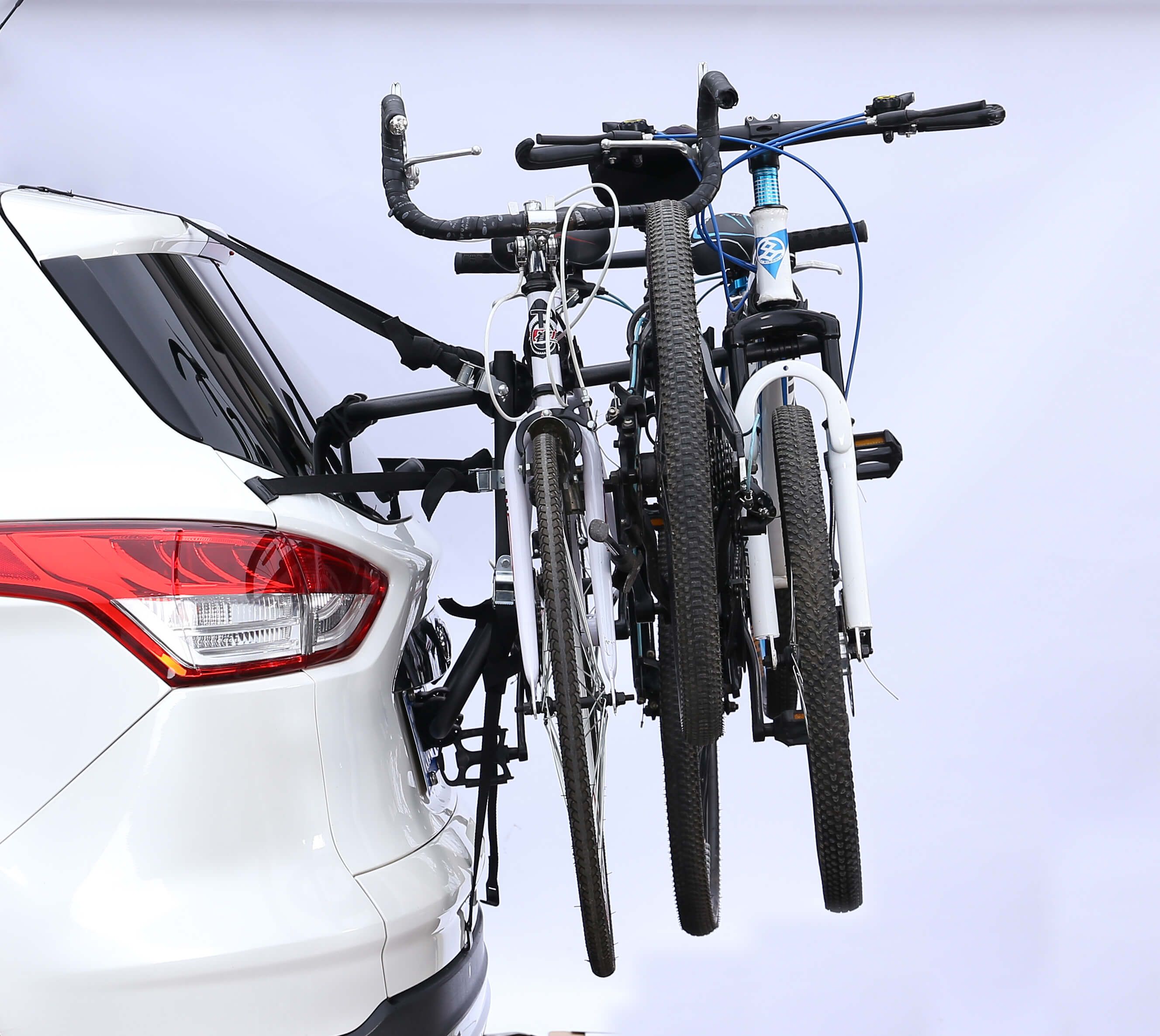 Suport pentru biciclete cu prindere pe haion sau portbagaj K39 Travel