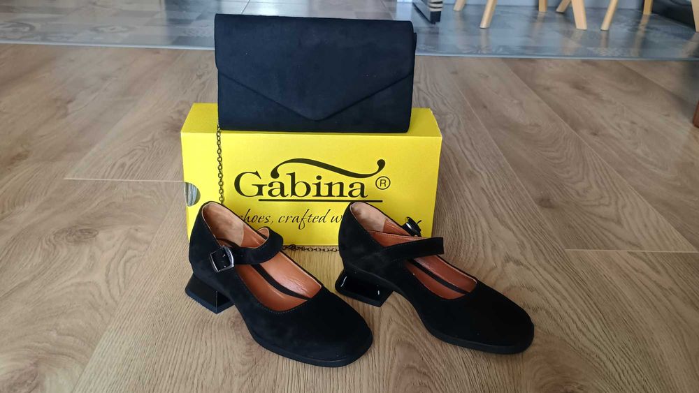 Обувки естествен велур номер 36