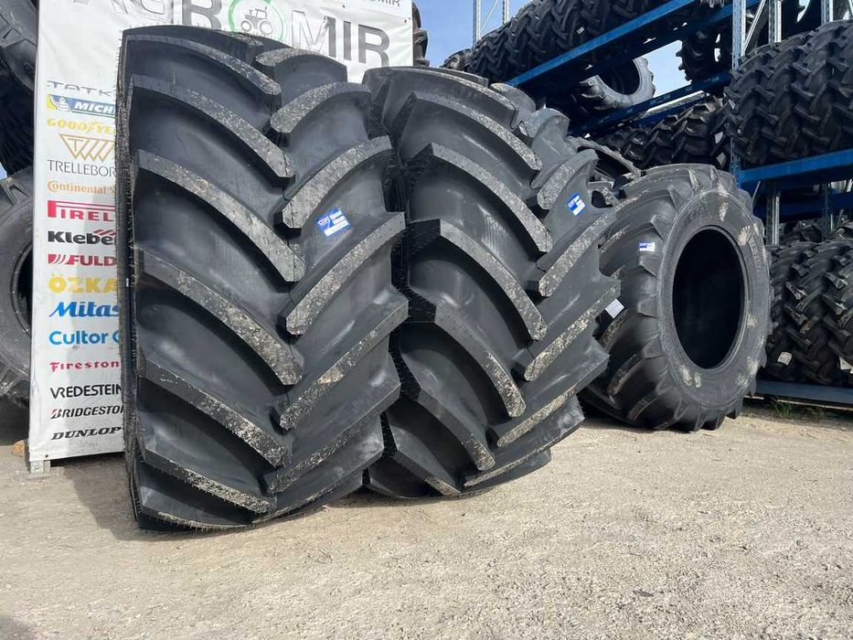 Cauciucuri noi 800/65R32 radiale 181A8 pentru combina marca CEAT