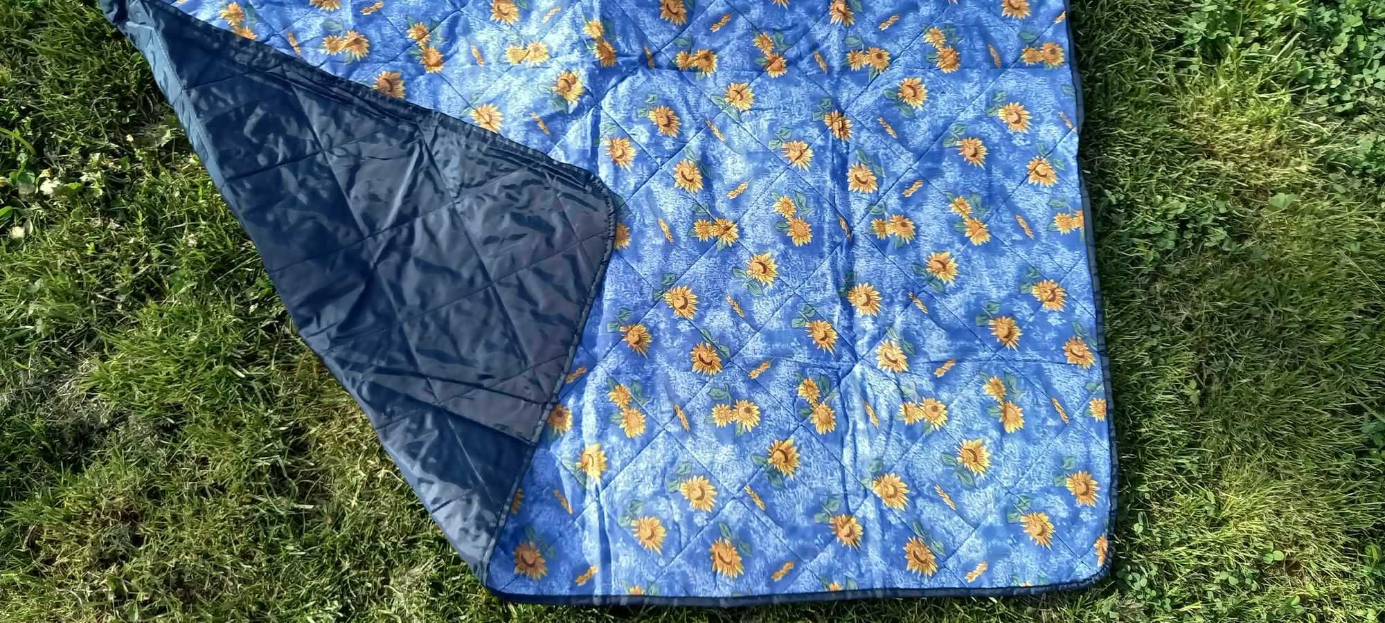 Patura pentru Picnic, model cu flori de floarea soarelui.