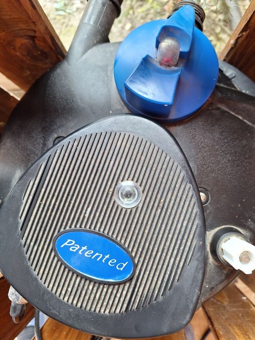 Vând  pompă apă  iaz și filtru