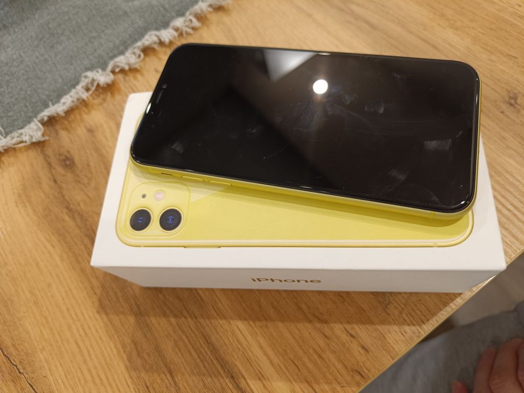 Iphone 11 64 GB yellow