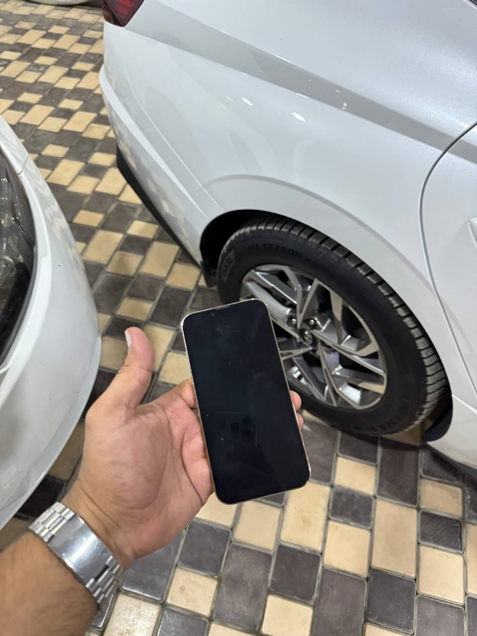 Продам Iphone 13 pro gold