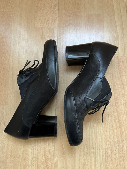 Кожени обувки на широк ток