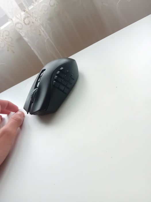 Maus razer naga pro prin Bluetooth