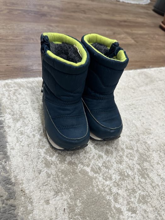 Продам детские зимние дутыши