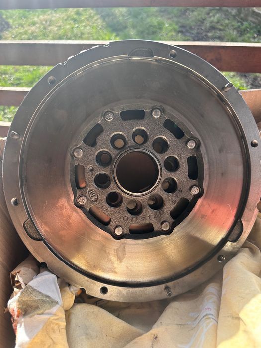 Volanta cu masa dubla LUK 415 0716 10