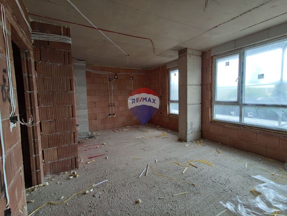 Продава се Двустаен апартамент в Варна, Възраждане 1 - 73 кв.м за 1939 €/кв.м - Снимка #1