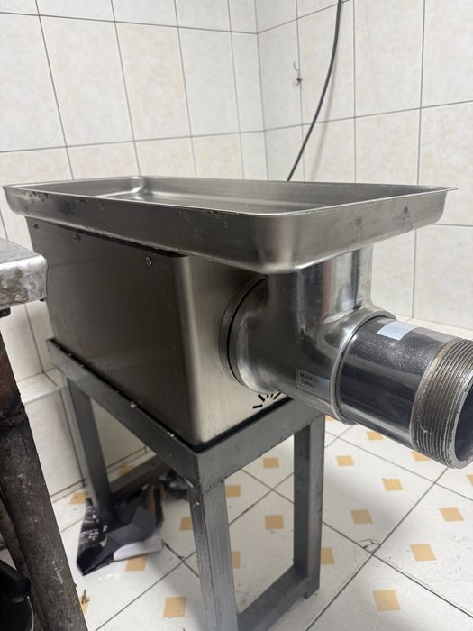 Мисарофка сотилади. Янги турибди 1,2 марта ишлатилган холати идеал