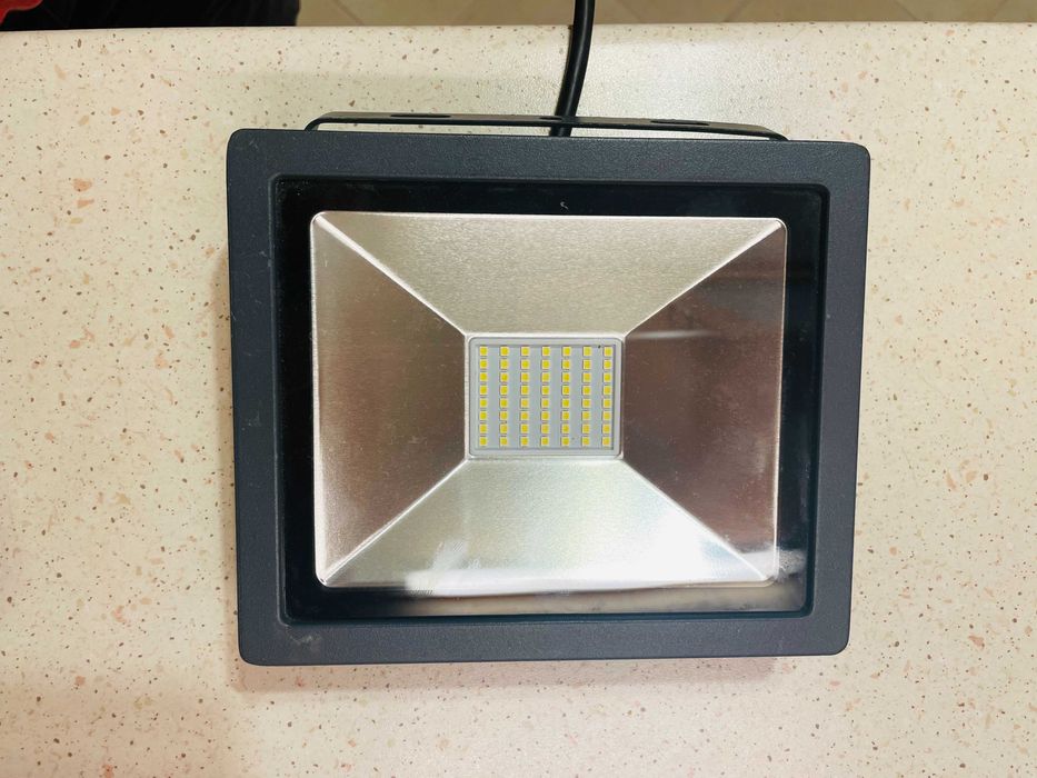 Proiector LED Adeleq