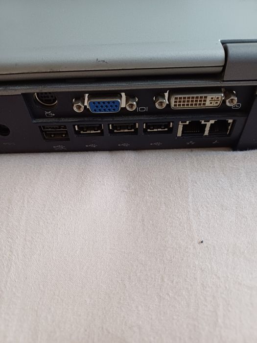 Стар работещ Лаптоп DEEL inspiron 9100