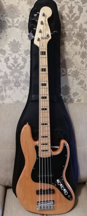 Продам 5стр бас Squier Jazz Bass