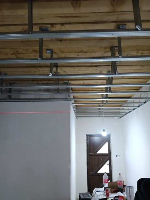 Ai nevoie de meseriaș pentru gresie faianța și o casa noua construită