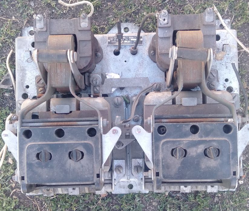 Контактор реверсивный в отличном состоянии