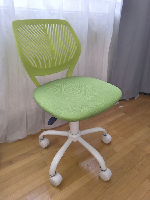 Scaun rotativ , birou copii