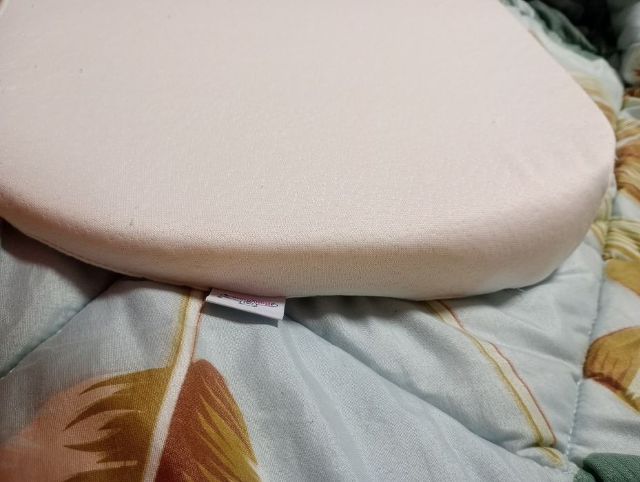 Антирефлуксна възглавница за кошара и за количка