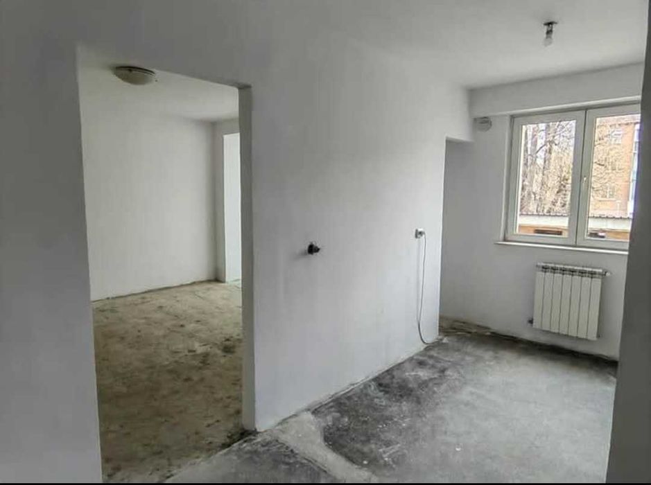 Vând apartament 2 camere, etaj 1, micro 1, Hunedoara.
