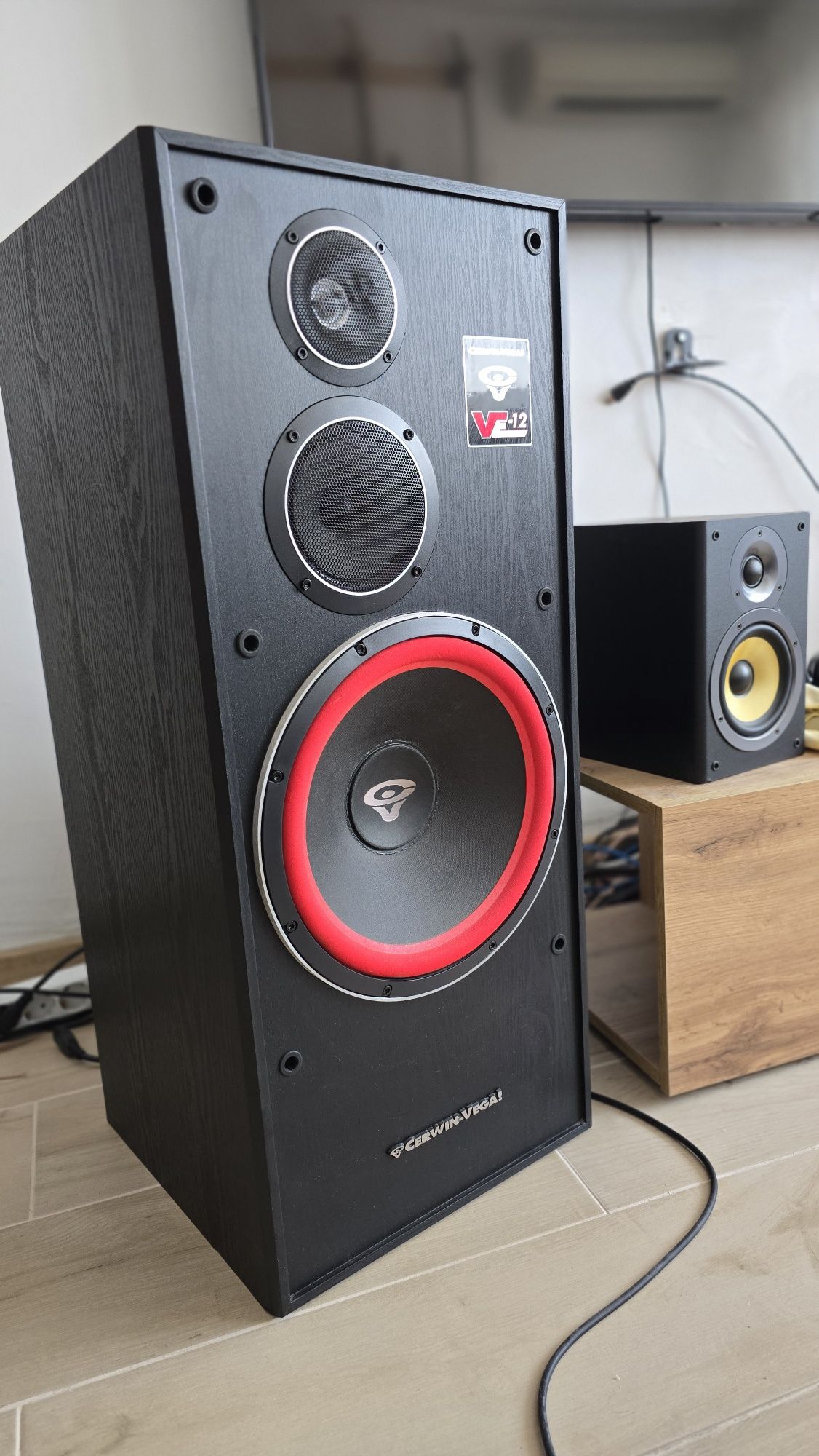 Тонколони Cervin Vega VE-12 300W