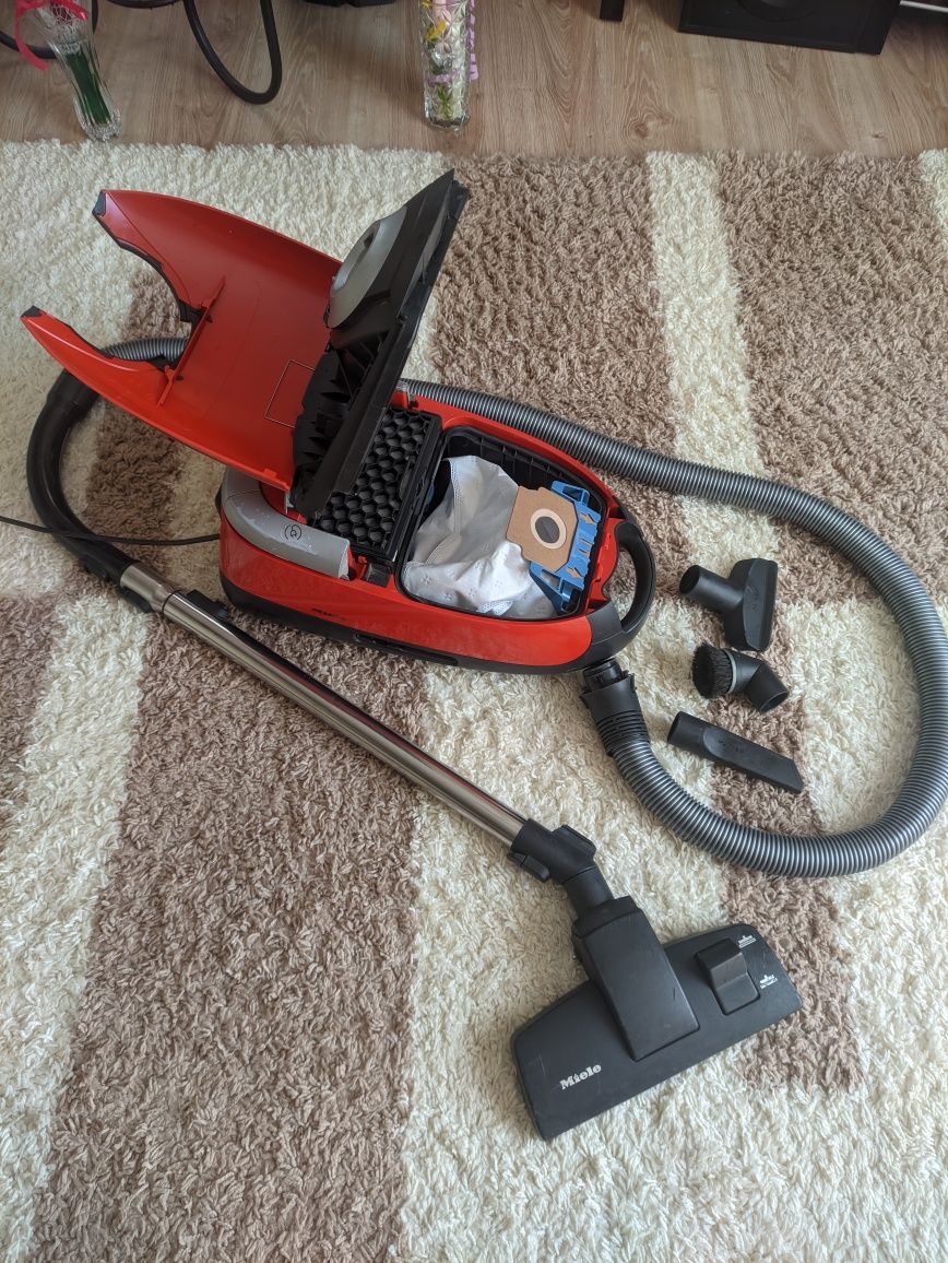 Прахосмукачка Miele 1600w.
