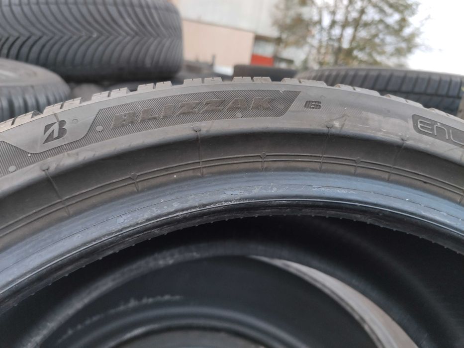 2бр Зимни гуми 225 40 18 - Bridgestone - DOT 2024