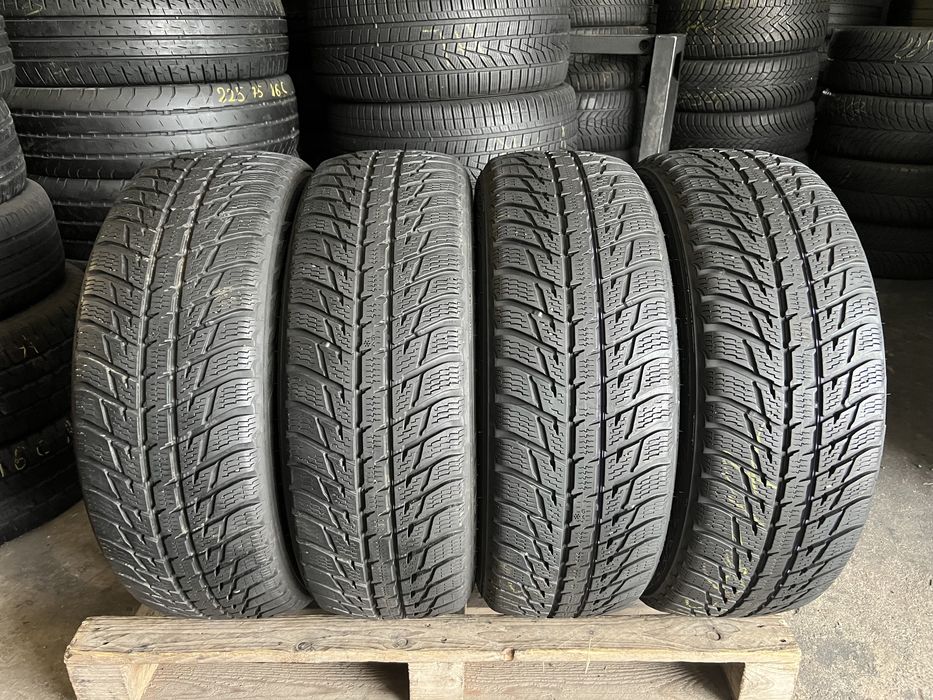 4 anvelope iarna 215/60/17 Nokian 6.5 mm!