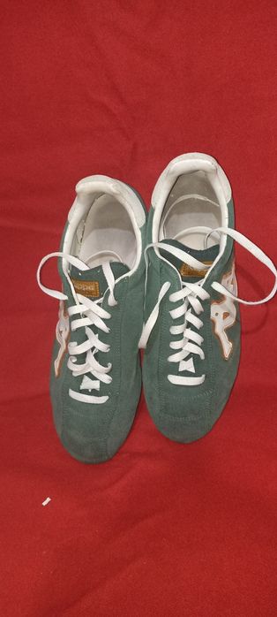 Карра обувки номер 42 (по етикет 44)