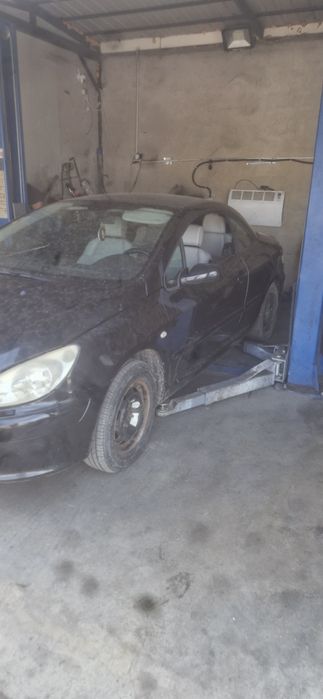 Dezmembrez Peugeot 307 coupe 1.6 benzina