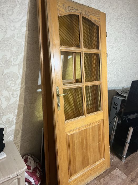 Отдам деревяные двери даром