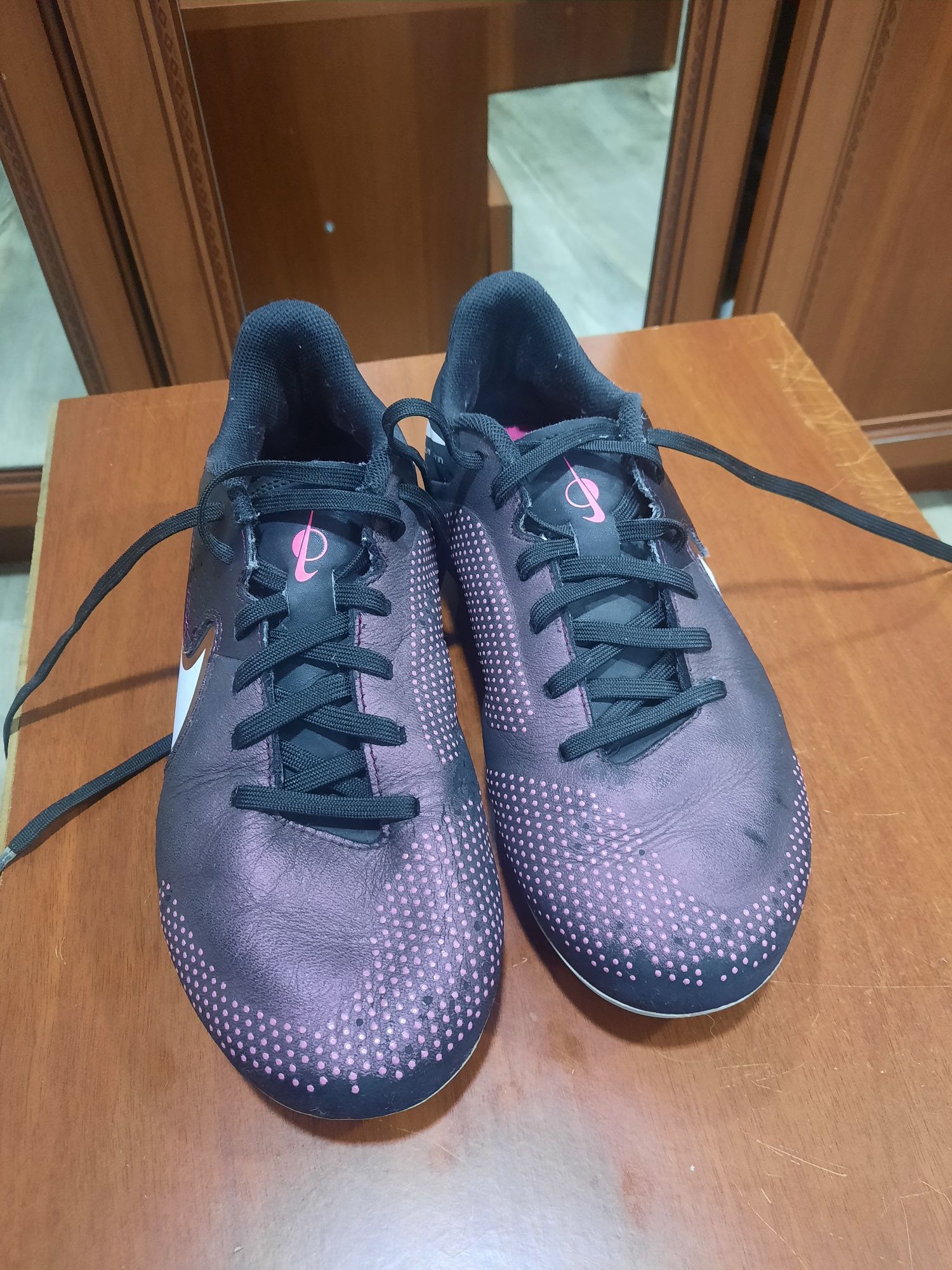 Футболни обувки Nike, модел Tiempo