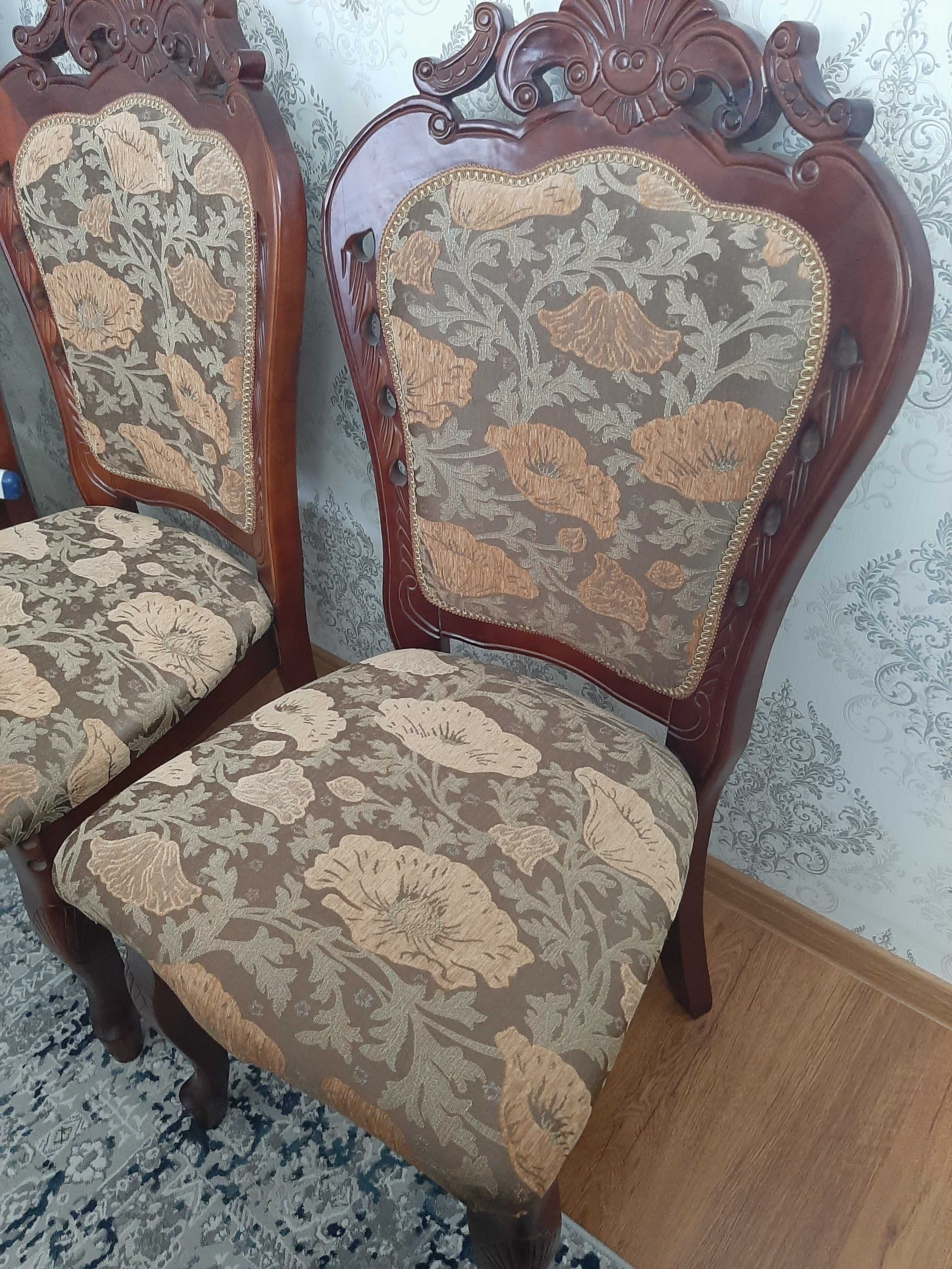 Столы и стулья б/у